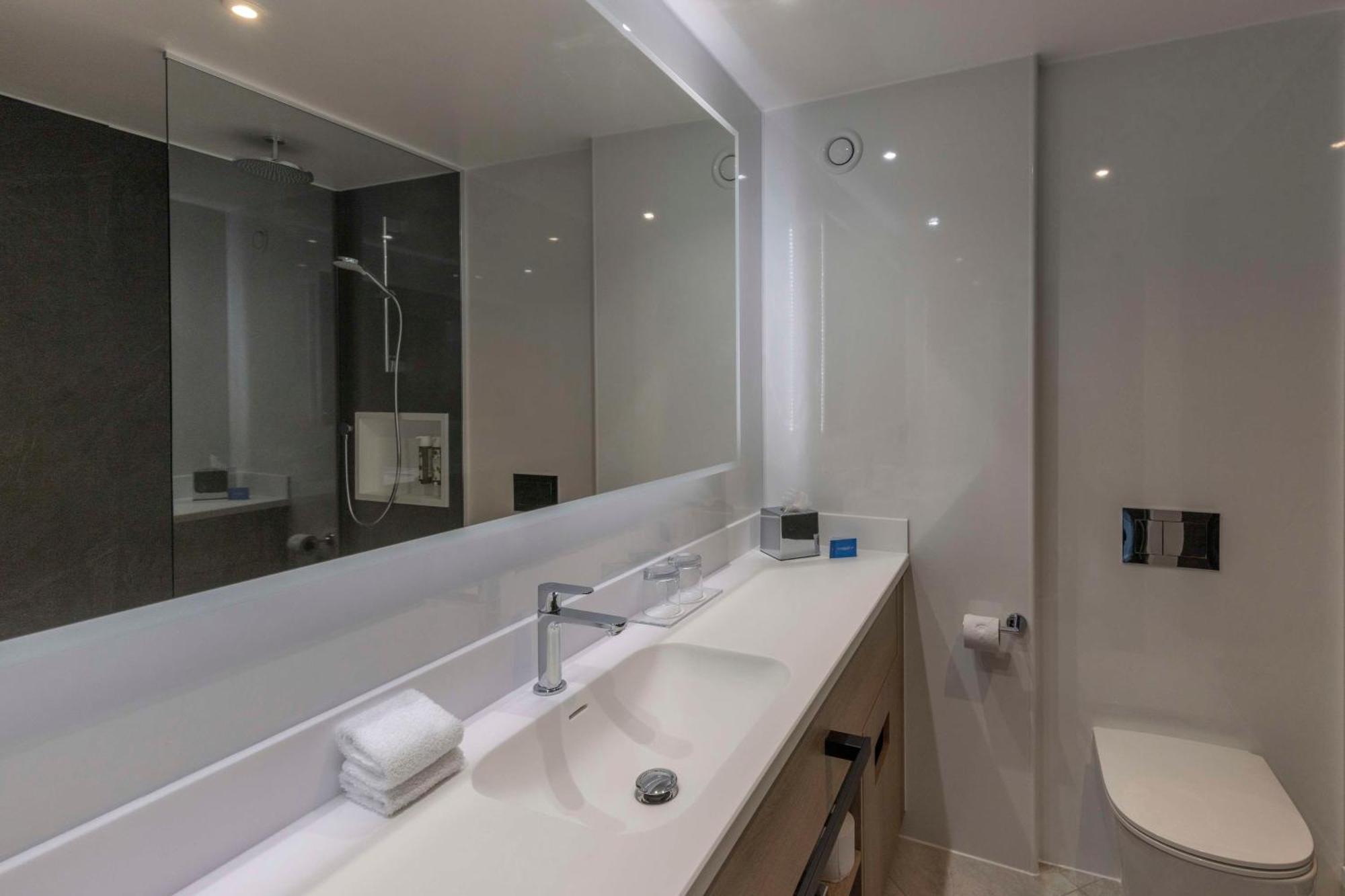 Best Western Plus The Quays Hotel Шефилд Экстерьер фото